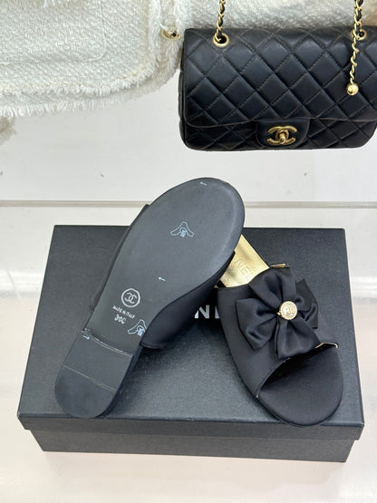 CC 26 Bow Flat Sandal Black Gold Satin Sheepskin 609799