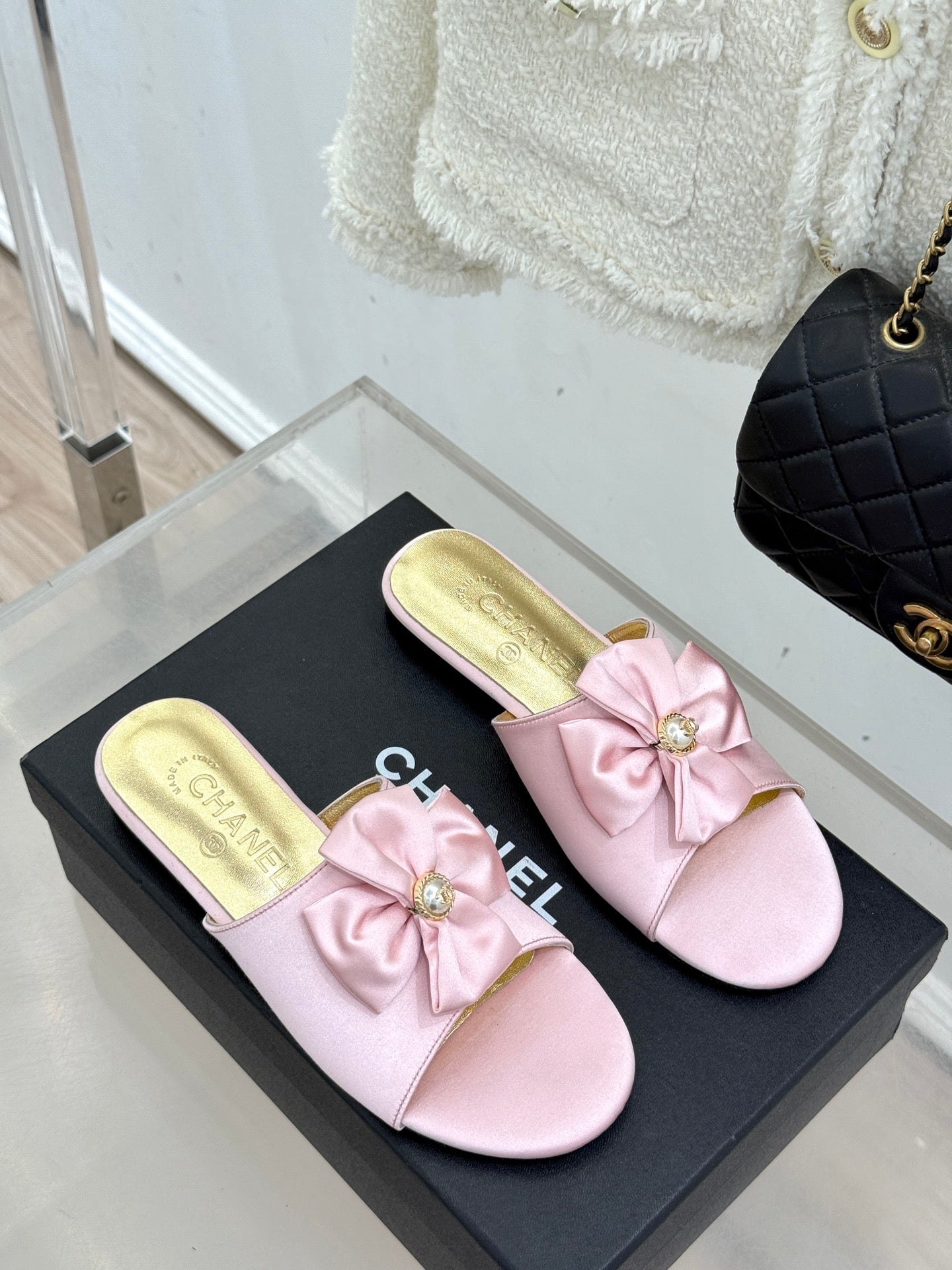 CC 26 Bow Flat Sandal Pink Gold Satin Sheepskin 609801