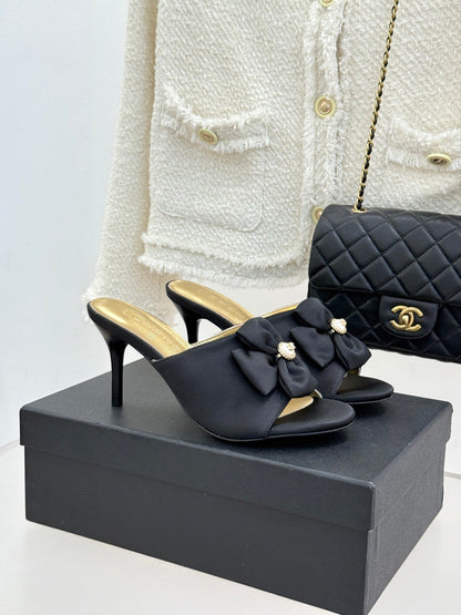CC 26 Bow Sandal 85mm Black Gold Satin Sheepskin 609810