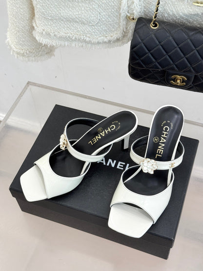 CC 26s High Heeled Sandals White Patent Leather 643032