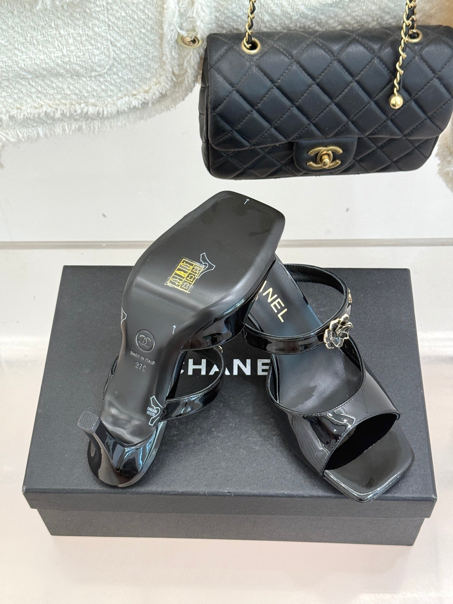 CC 26s High Heeled Sandals Black Patent Leather 643034