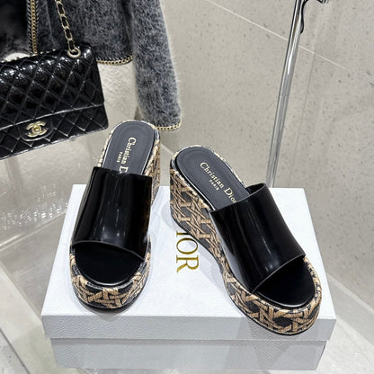 CD 26s Platform Sandal 65 Black Beige Monogram Patent Leather 636353