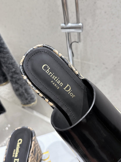 CD 26s Platform Sandal 65 Black Beige Monogram Patent Leather 636353