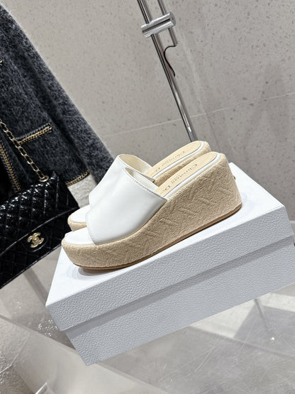 CD 26s Platform Sandal 65 White Beige Leather 636356