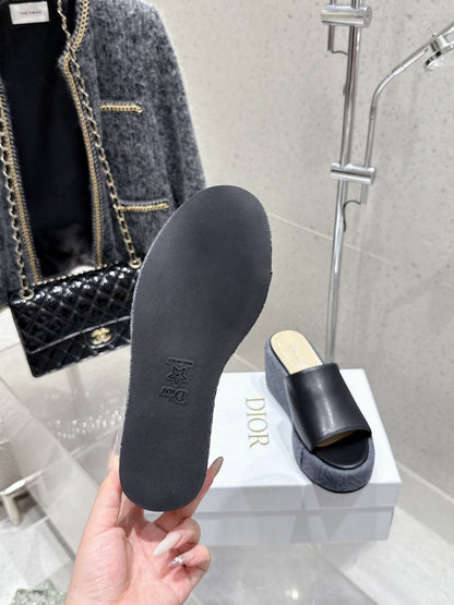 CD 26s Platform Sandal 65 Black Leather 636357