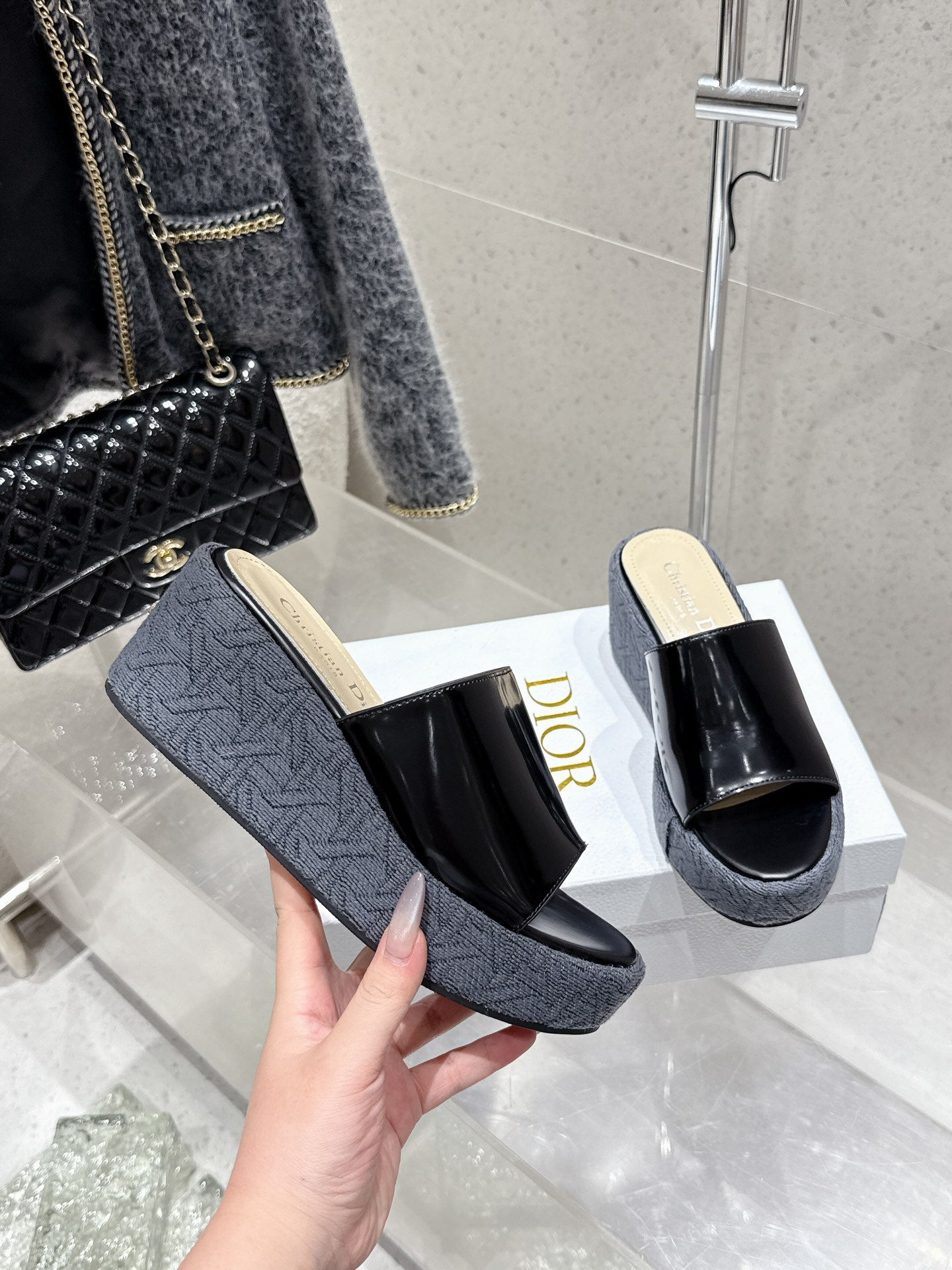 CD 26s Platform Sandal 65 Black Beige Patent Leather 636359
