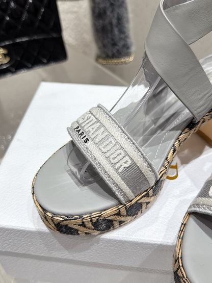 CD 26s Platform Sandal 70 Gray Cowhide 636360