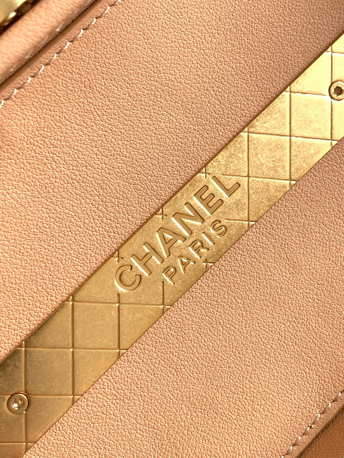 CC Cruise 2025/26 Vanity Case Beige Braided Rattan