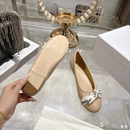 CD 26 Bow Ballet Flat Embroidered Sheepskin