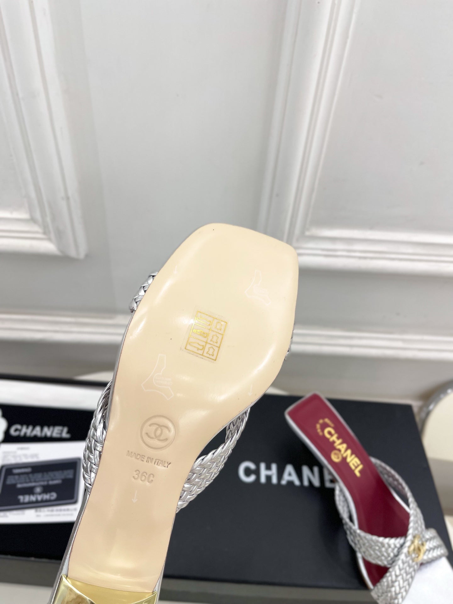 Chanel 2026 Kitten Heel Slippers Leather Sheepskin 831530