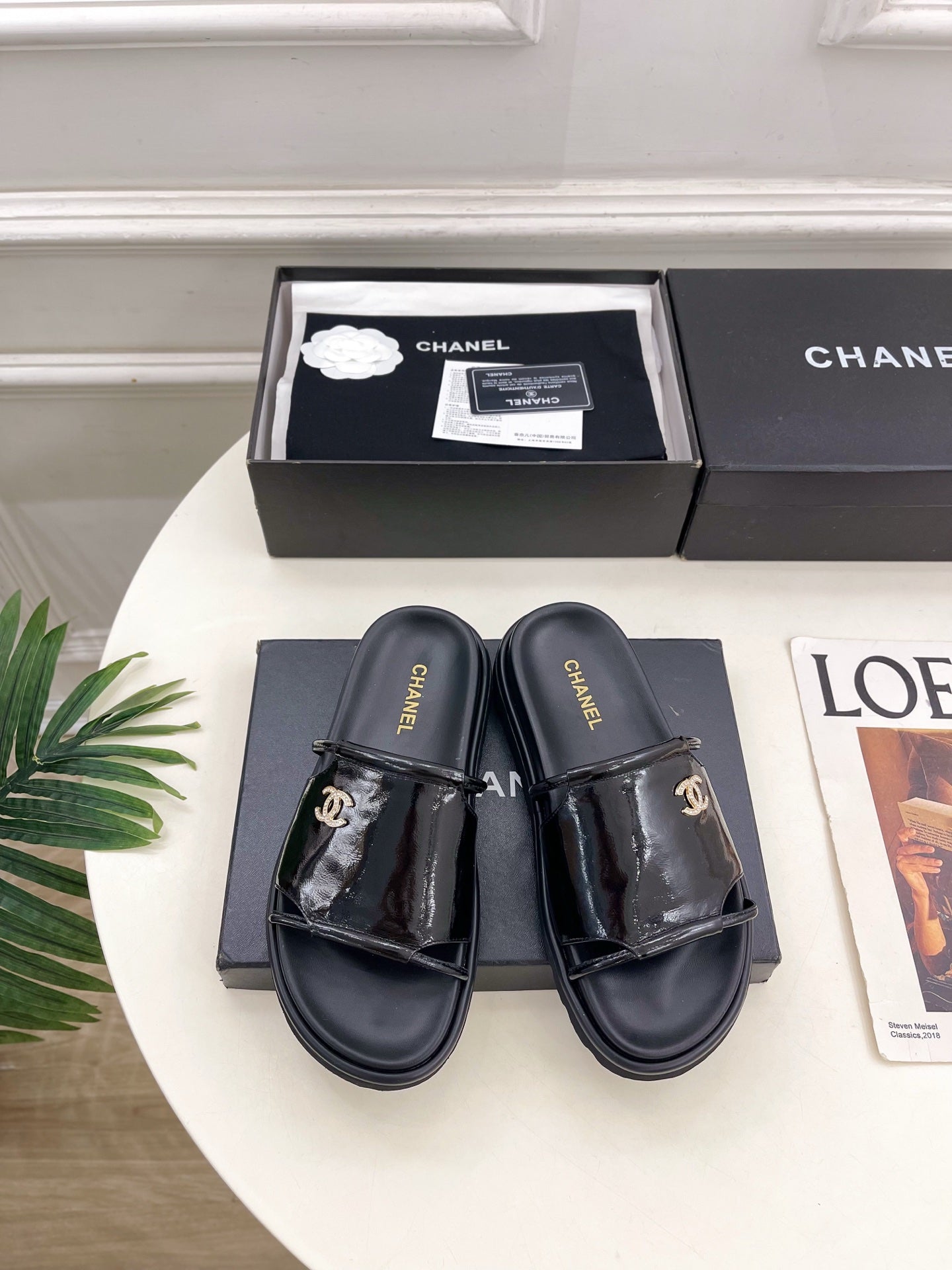 Chanel 2026 Platform Casual Slippers Patent Leather Sheepskin 831556