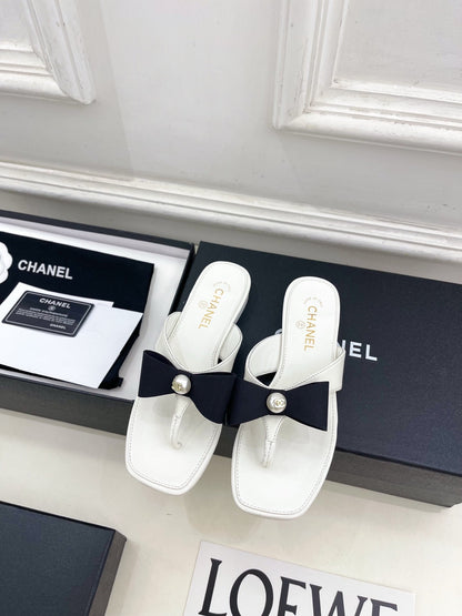 Chanel 2026 Double C Pearl Bow Flip-Flops Leather Sheepskin 831448