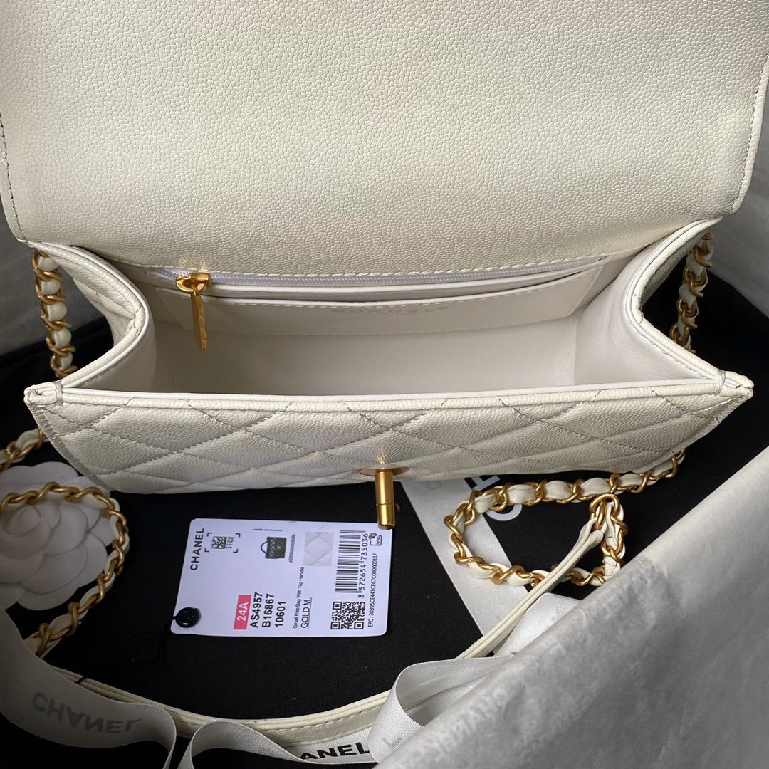 CC  25S FLAP BAG 21 CM IN CREAM WHITE GRAINED LAMBSKIN WITH TOP HANDLE