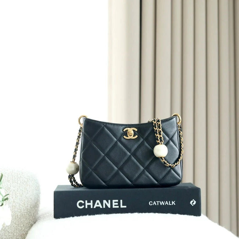 CHANEL 25S HOBO BAG 19.5 CM IN BLACK CALFSKIN WITH GOLD HARDWARE