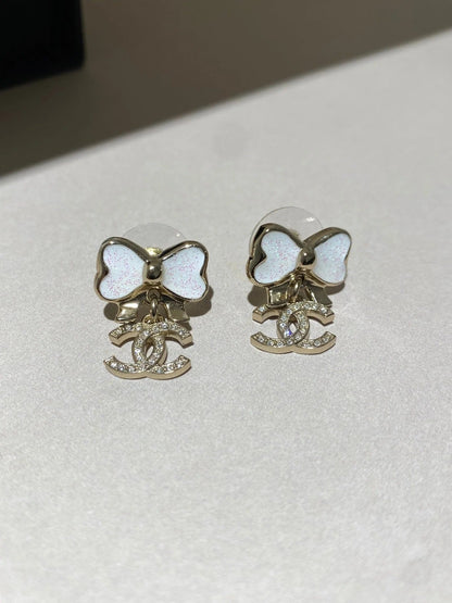 CC Fine Sparkling Bow Gold Mop Earrings