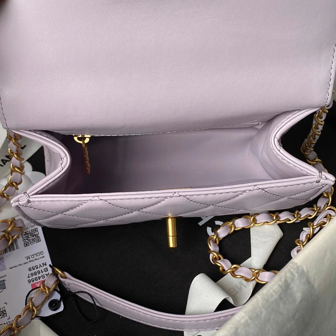 CC  25S FLAP BAG 18 CM IN LIGHT PURPLE LAMBSKIN WITH TOP HANDLE
