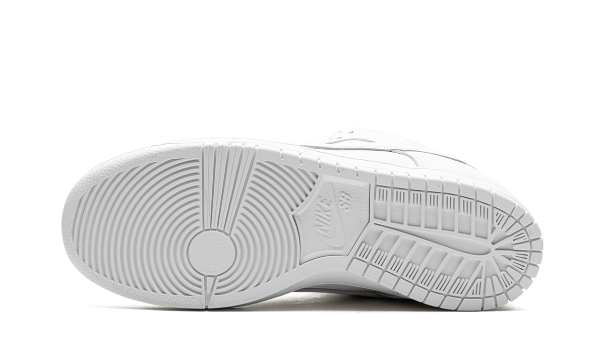 SB Dunk Low Pro "Triple White" FJ1674 100