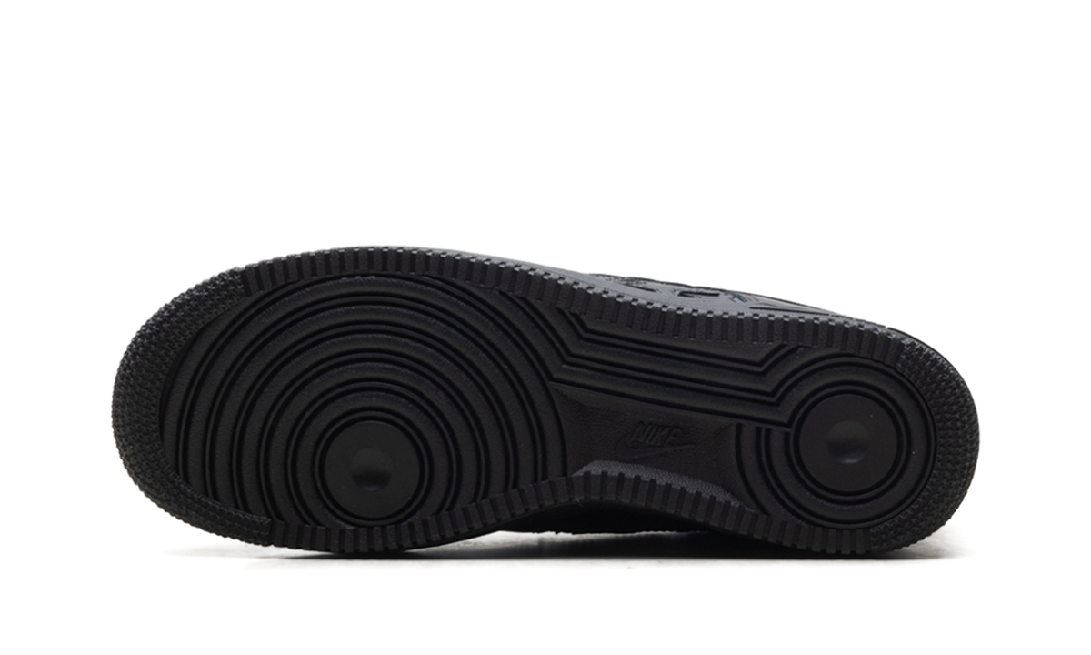 Air Force 1 Low LV8 "Triple Black Stars" IM5750 001